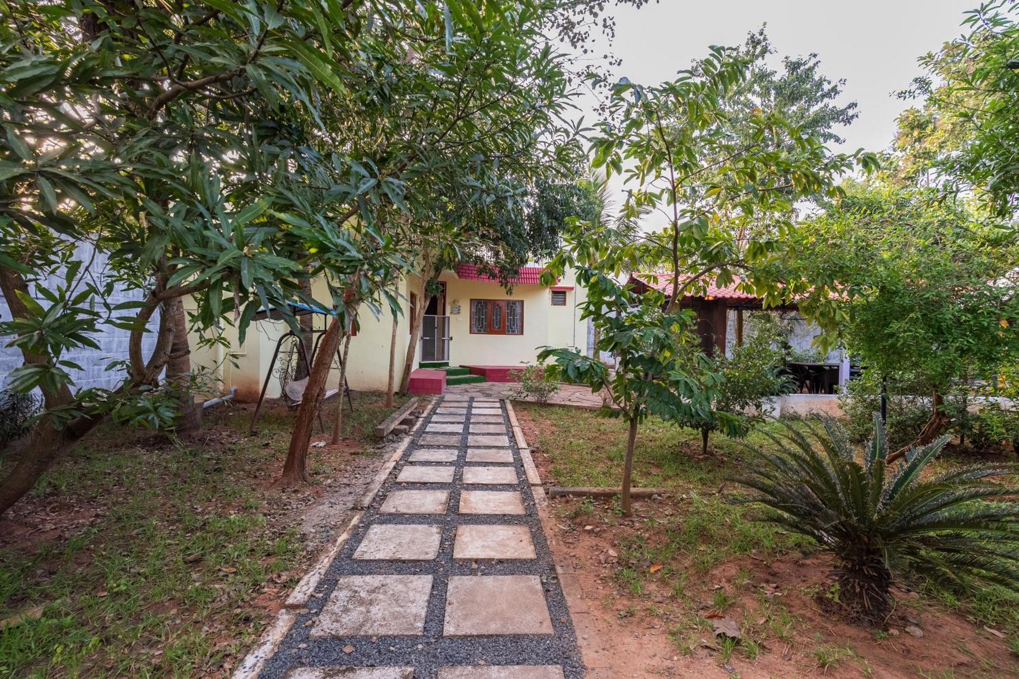Ntr Garden Hotell Auroville Exteriör bild
