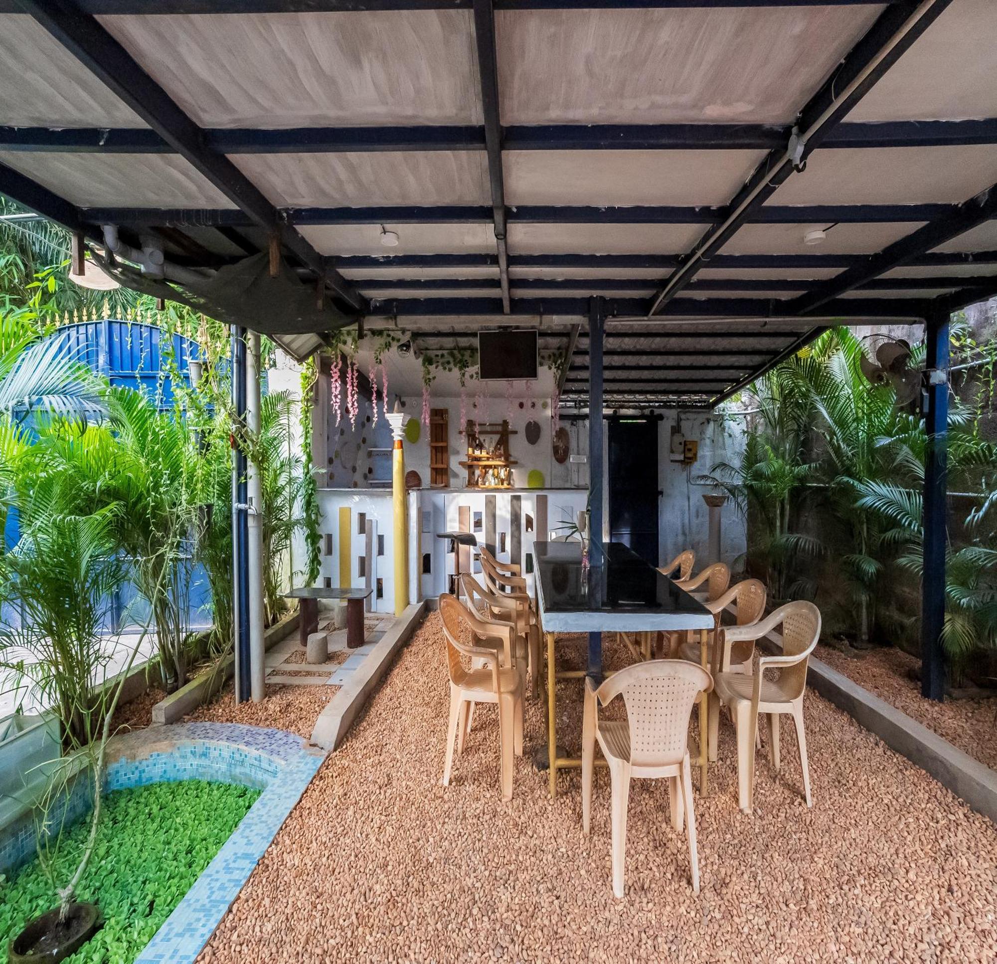 Ntr Garden Hotell Auroville Exteriör bild