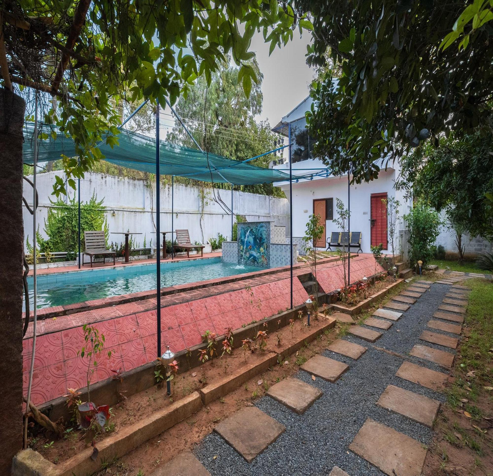 Ntr Garden Hotell Auroville Exteriör bild