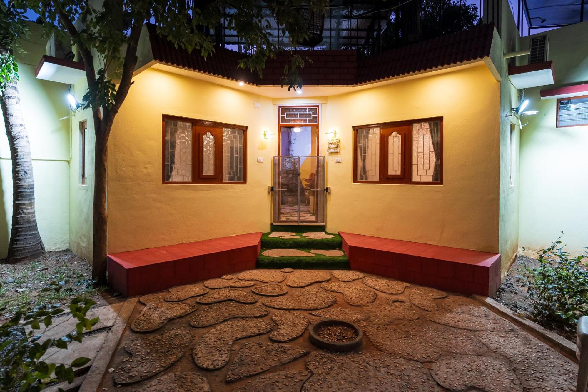 Ntr Garden Hotell Auroville Exteriör bild