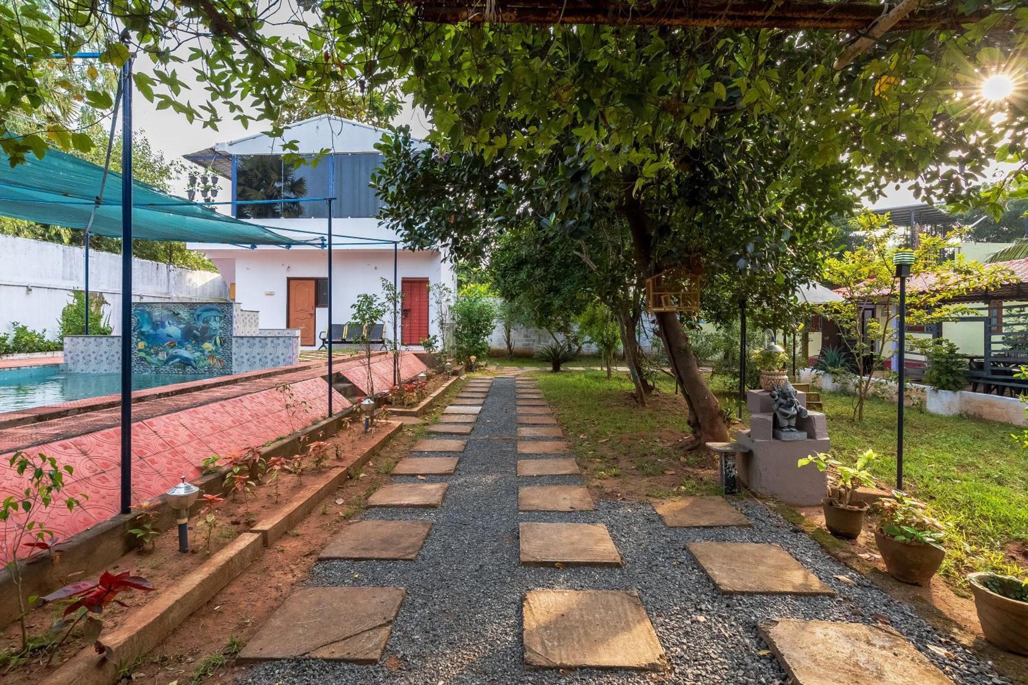 Ntr Garden Hotell Auroville Exteriör bild