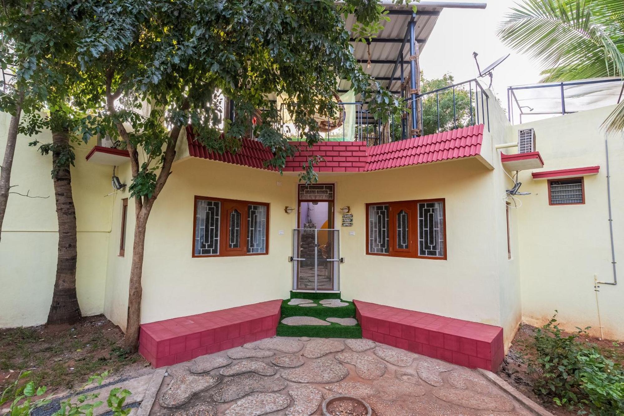 Ntr Garden Hotell Auroville Exteriör bild