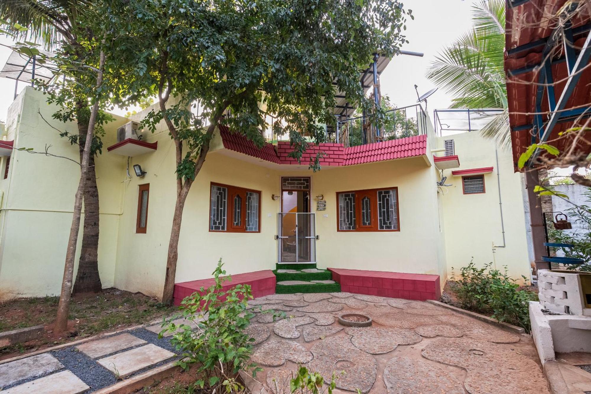 Ntr Garden Hotell Auroville Exteriör bild